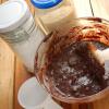 How to make cocoa frosting for a cake