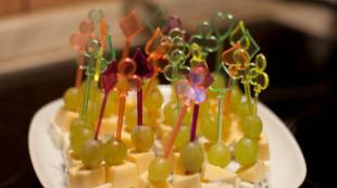 Fruit canapés for any occasion: for children, adults and sophisticated gourmets